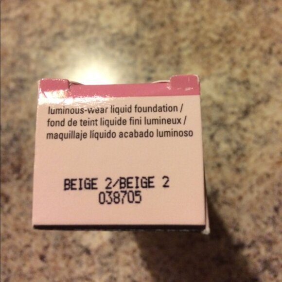 Mary Kay TimeWise Luminous Wear Liquid Foundation Beige 2 Normal Dry - Picture 6 of 8